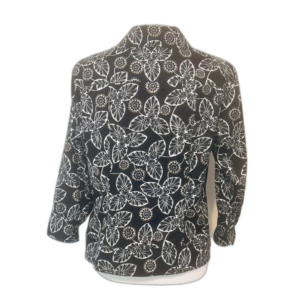 Chicos Women Size 1 (US M) Black Floral Long Sleeve Button Down Top Career